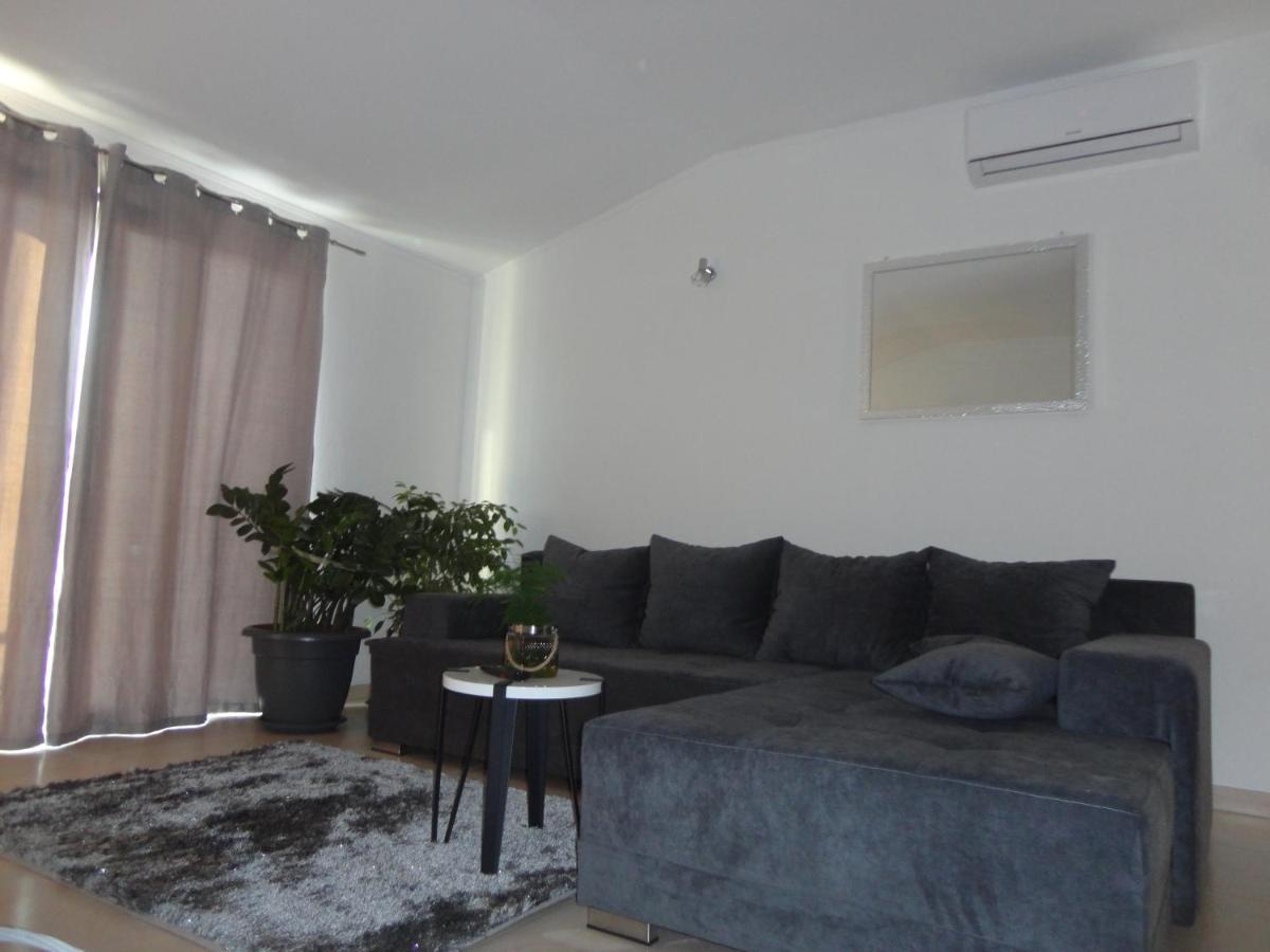 شقة Kaštel Štafilić  في Apartman Bozic المظهر الخارجي الصورة